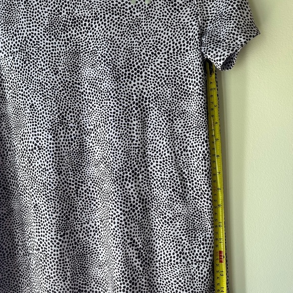 Under Armour S Loose Fit Black White Dot Print Tee Shirt Activewear Top - Picture 4 of 10